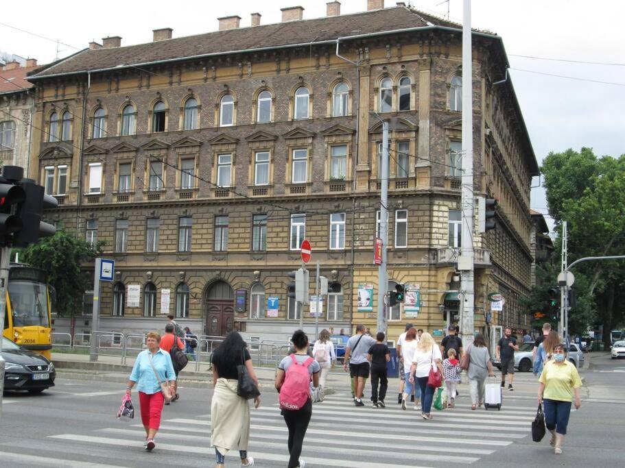 Lavender Apartment Near Heroes' Square & Puskas Stadium Budapesta Exterior foto